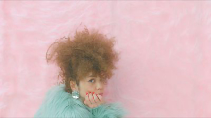 Chara “愛のヘブン” MV